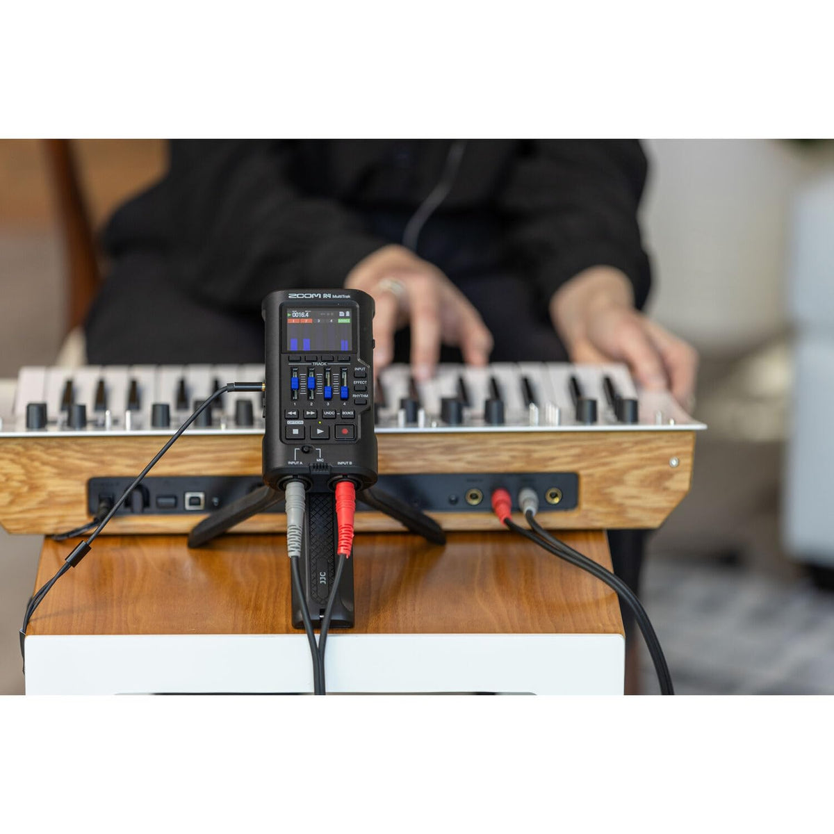 4-Track 32-Bit Float Portable Audio Recorder K736749
