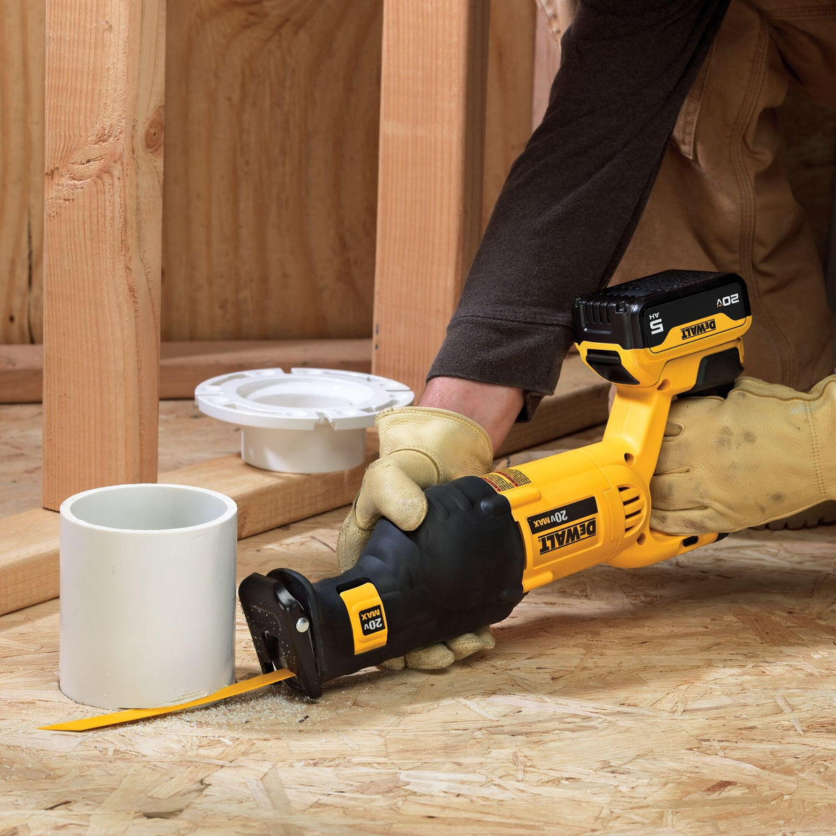 Cordless Reciprocating Saw with Battery and Charger R116