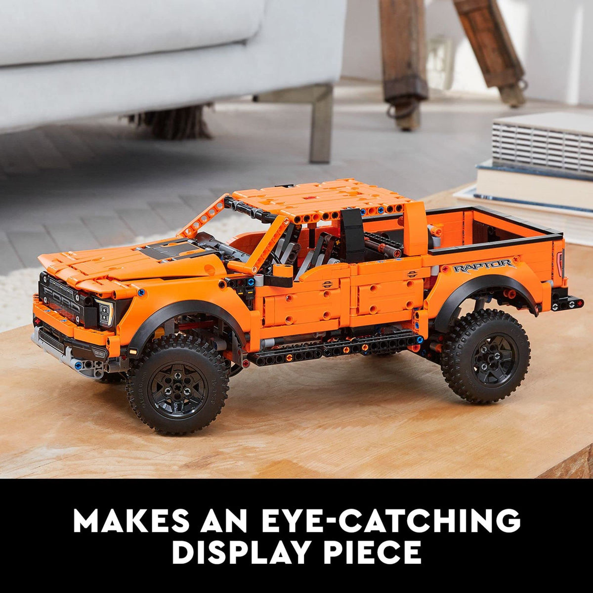 Model Building Kit 1,379 Pieces A856