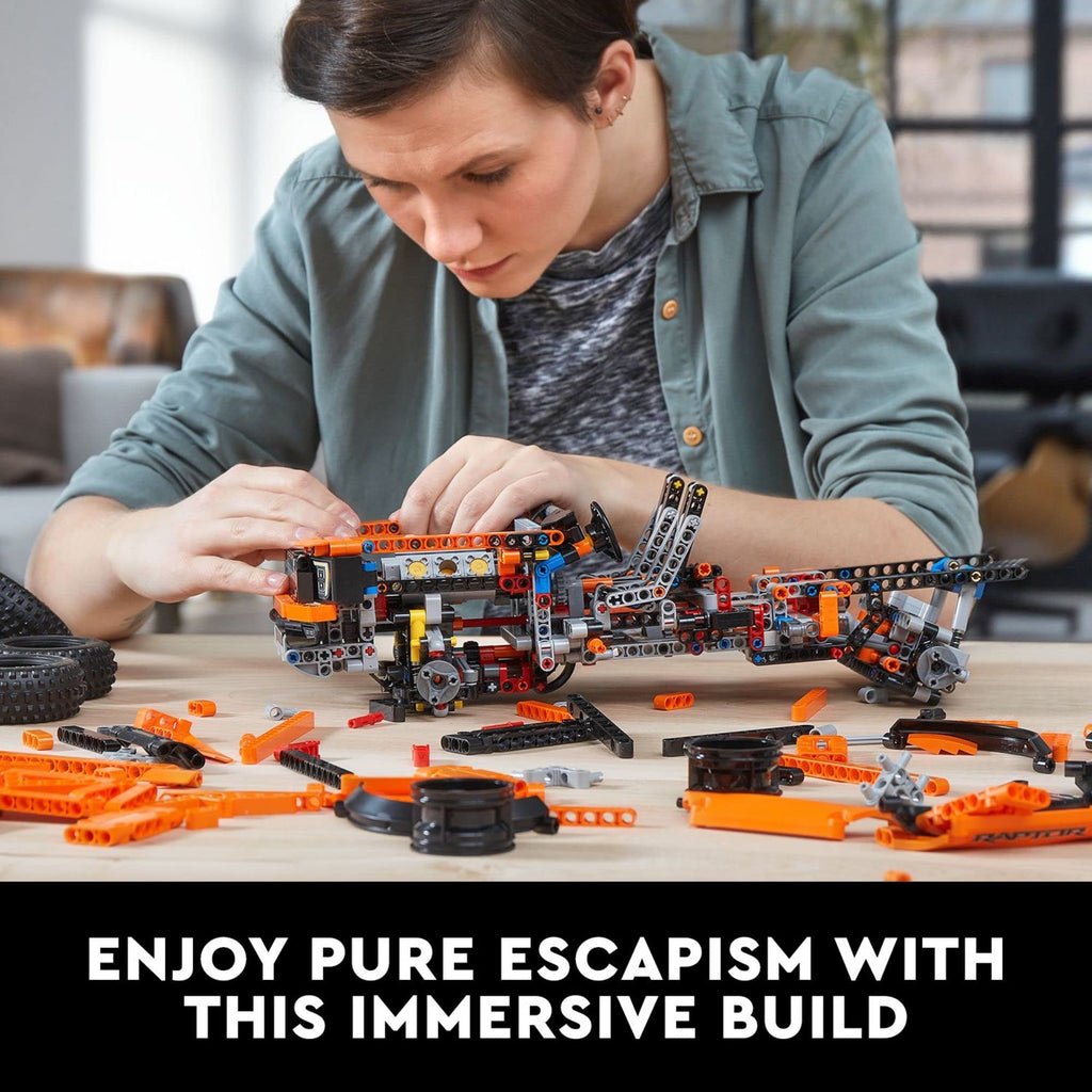 Model Building Kit 1,379 Pieces A856